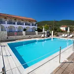 Diamanto Complex 4* Karavomylos