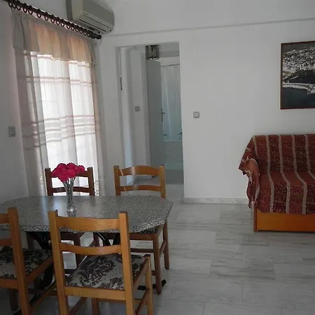 ディアマント コンプレックス アパートホテル カラヴォミロス