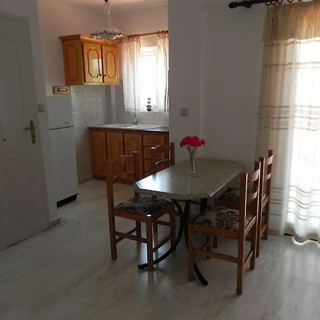 מלון דירות Diamanto Complex