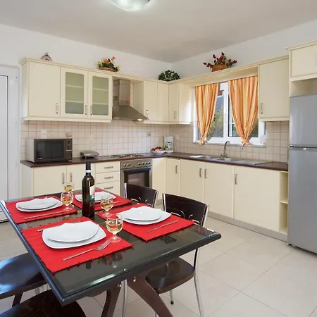 מלון דירות Diamanto Complex