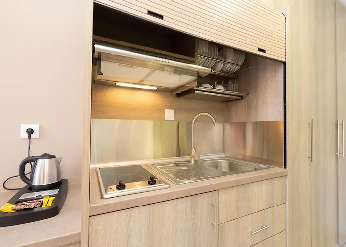 Diamanto Complex 4* كارافوميلوس